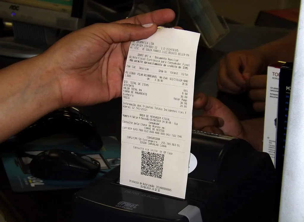 primeira emissão da Nota Fiscal de Consumidor Eletrônica (NFC-e) no Pará foi realizada nesta terça-feira (5), em Belém. O documento eletrônico foi emitido pela primeira vez na loja Sol Informática, localizada na Doca de Souza Franco, no bairro do Reduto.